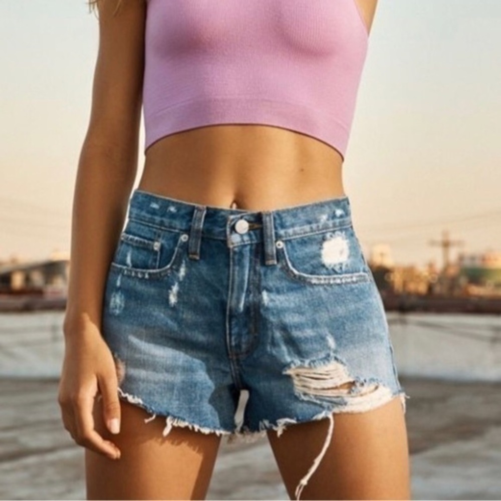 BDG Essential Distressed Jean Shorts size 26